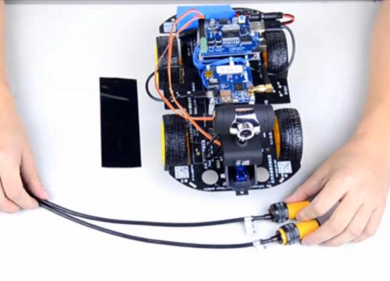 小R科技DS Robot ArduinoUNOR3/STM32 WiFi视频小车机器人巡线遁迹安装与调试