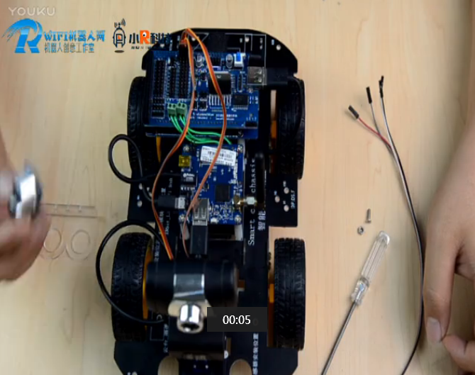 小R科技STM 32 DSRobot WiFi视频小车机器人超声波模块安装接线